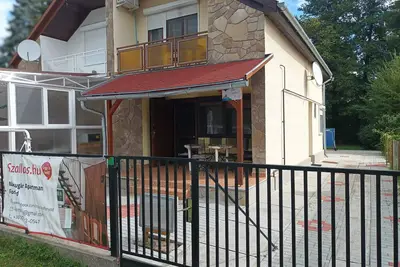 Image de Une maison de vacances entière avec jardin à Fonyód pour 2-10 personnes