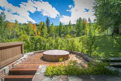 Image de Villa de 4 chambres à côté du Jas Aspen Festival disponible pour votre groupe!