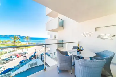 Image de Appartement De Luxe Incroyable, directement sur la plage, 2 chambres