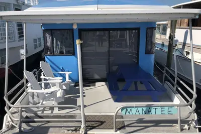 Image de Waterfront Sunset View dans le Aqua Villa Manatee @ Mangrove Resort Llc