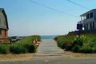 Image de Beach House avec vue sur l'eau - Seabrook Beach en face de l'accès à la plage