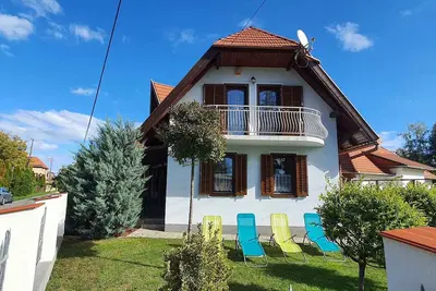 Image de Maison de vacances près de l'eau avec air conditionné et internet