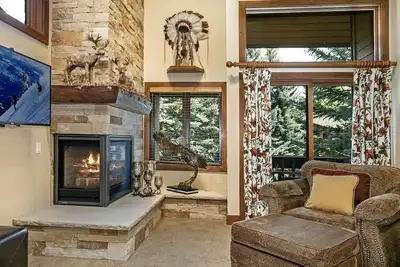 Image de Sanctuaire de montagne contemporain à Beaver Creek Resort