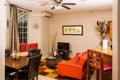 Image de Tout simplement céleste! ! ! De grandes propose des appartements indépendants avec piscine énorme - Un appartement avec une chambre