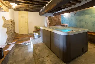 Image de Stone Rustico avec jardin dans l'ancien village toscan Sauna infrarouge Escluiva