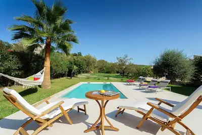 Image de Fantastique maison de ville avec jardin, piscine et parking dans le centre de Pollença
