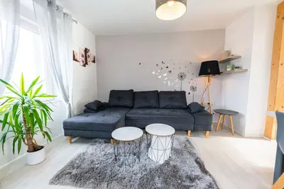 Image de Au coeur de la ville, Gite l Améthyste superbe appartement Saphir 3*avec terrasse