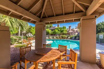 Image de Luxe 2br / 2baRemodel au coeur de Scottsdale! Piscine CHAUFFÉE, Gym, Terrain De Tennis