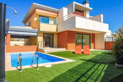 Image de 4 chambres, villa de vacances avec piscine, golf à proximité de Albufeira