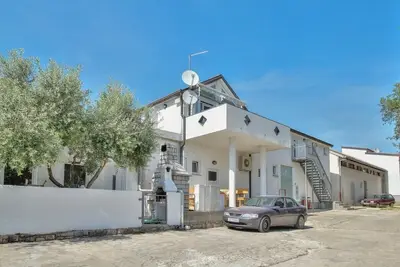 Image de Suzy maison avec des appartements / Suzy3 Appartement