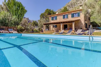 La Plana for eigth people with pool, 4 bedrooms, wifi and BBQgth people with pool