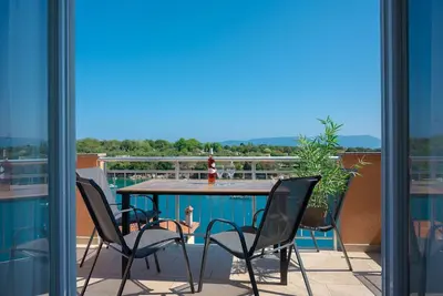 Image de Appartements en bord de mer avec vue imprenable sur l'océan / Appartement duplex avec vue sur l'océan