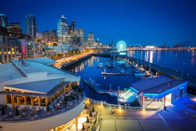 Image de Vue spectaculaire: Condo au bord de l'eau près de Pike Place