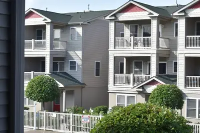 Image de 4bed 3. 5 maison de ville avec piscine à quelques pâtés de maisons de la jetée de Morey