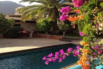 Image de avec jardin et piscine privée Arona jusqu'à 6 personnes