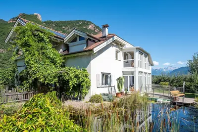 Image de Luxueux appartement \"Villa Sonnenschein\" avec terrasse, vue imprenable et jardin