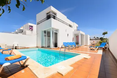 Image de Belle maison de vacances avec piscine chauffée, patio privé et emplacement idéal
