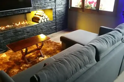 Image de Appartement dans le centre BorredĂ 4 places. Design rustique spectaculaire. Vue sur la montagne