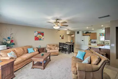 Image de Nouveau! Accueil w / Parking Bateau - 10 minutes de Lake Havasu!