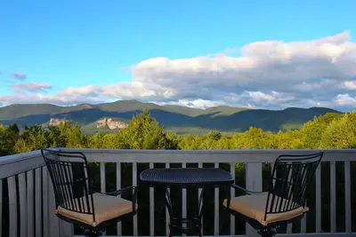 Image de Ensoleillé Condo w / Outlet Shops, expansif Montagne, Vallée Vues Near North Conway