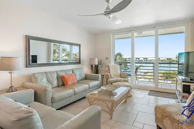 Image de Isla Del Sol Bahia Vista 12-442 2 Chambre 2 Salle de bain 4e étage lumineux Condo