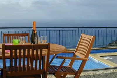 Image de Luxury Villa With Private Heated Pool, Games Room, 160 degrees sea view, WiFi