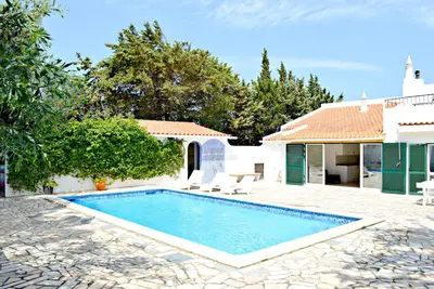 Image de Belle spacieuse villa privée 2. 5 Acres Wifi gratuit Air Con Nr Golf & Beach