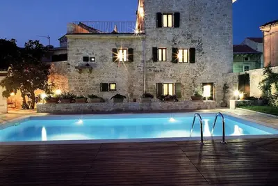 Image de La luxueuse villa est située dans la petite ville Renaissance de Svetvincenat.