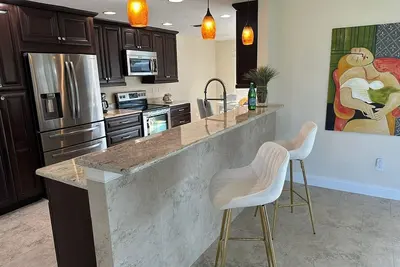 Image de Villa au meilleur emplacement * So * au bord de l'eau * Piscine * Gulfacce * Places restantes en mars 2019