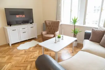 Nouveau Appartement Design Romantique au Centre