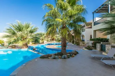 Vue sur la piscine de l'Appartamento Laura