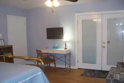 Image de Cette maison de 3000 pieds carrés est votre maison loin de chez vous.