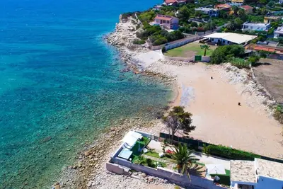 Image de Villa exclusive Afrodite sur la mer avec 4 lits et jacuzzi