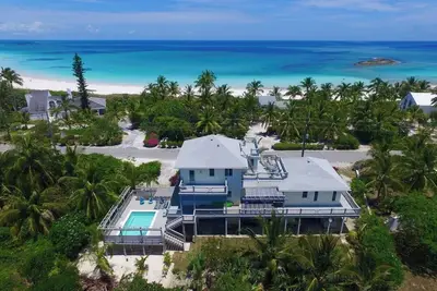 Image de Villa de luxe dans le monde français célèbre congé Bch, piscine chauffée, vue sur l'océan