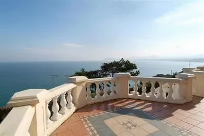 Image de Spectaculaire villa méditerranéenne sur la mer d'Irlande