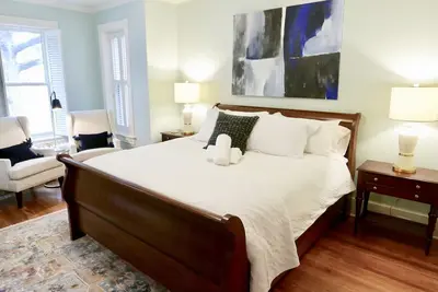 Image de Emplacement privilégié! Capitole Hill-Union Station Brownstone de luxe pour 7 personnes avec parking