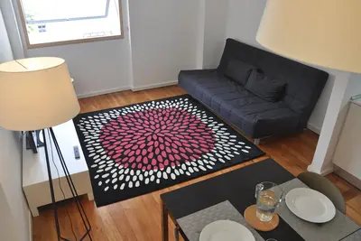 Image de 114-1 Appartement de 2 chambres dans le centre-ville. Quartier calme près de tout.