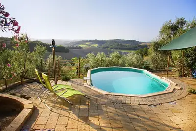 Image de Grange avec jardin et piscine Ă usage exclusif