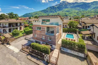 Image de Villa Familiale Avec Piscine Colico Centre