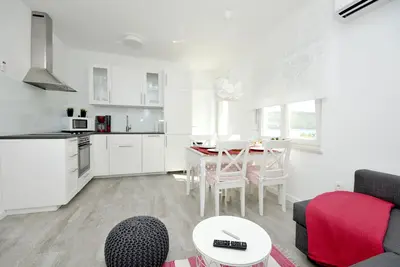 Image de Apartman près de la plage naturelle et du parc naturel Ap. 2