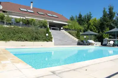 Image de Villa Aix les Bains, dominant le lac du Bourget (Rhône Alpes, Savoie)
