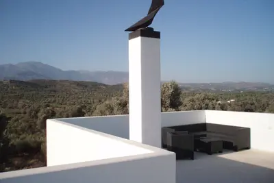 Image de villa neuve tout équipé avec sa piscine et sa vue sur la mer et a 360°