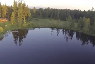 Image de Close-in Beautiful Retreat: Grand, au bord du lac privé