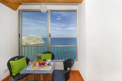 Image de Spinola Bay Appartement en bord de mer à St Julian près de Paceville