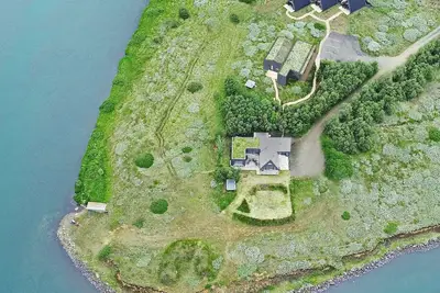 Image de Eirð - Une retraite unique au bord du lac