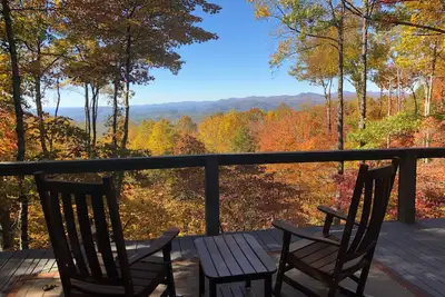 Image de Superbe maison de montagne avec vues à longue portée et chute d'eau dans Brevard! !