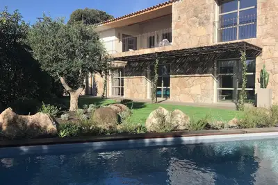 Image de Villa De Charme En Pierres Bonifacio Avec Piscine CHAUFFÉE