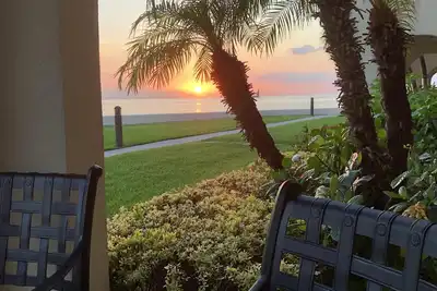 Image de Fantastique Ocean Front Seven Mile Beach Condo