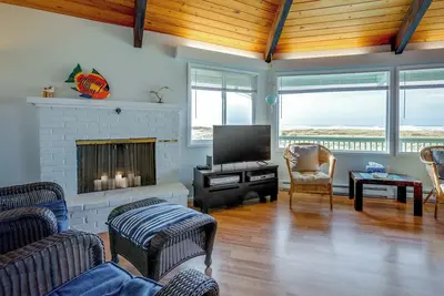 Nouvelle Liste! Oceanfront maison en forme d'octogone avec vue panoramique