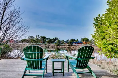 Image de Nouvelle Liste! Dog-friendly house w / bain à remous privé - spacieux, sur la rivière!